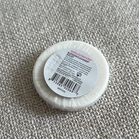 BeautyBlender BlenderCleasner Solid Soap 16g - Picture 3 of 3